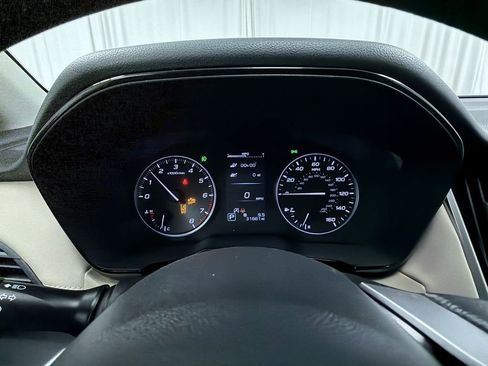 Used 2021 Subaru Outback Premium image 11