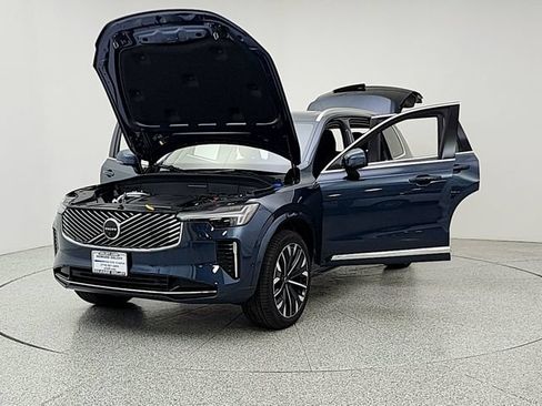 New 2026 Volvo XC90 B6 Plus w/ Protection Package AWD/4WD image 9