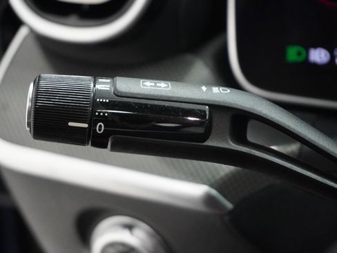 Used 2025 Mercedes-Benz C 300 Sedan image 21