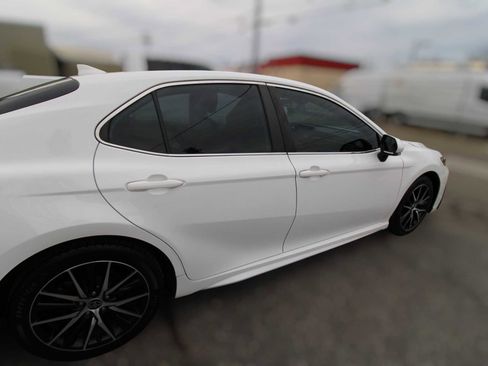 Used 2023 Toyota Camry SE image 5