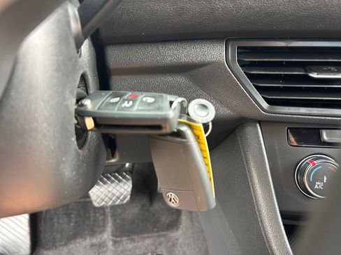 Used 2022 Volkswagen Jetta Sport image 28