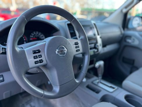 Used 2016 Nissan Frontier SV image 13