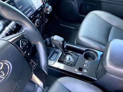 Used 2021 Toyota 4Runner Venture AWD/4WD image 15