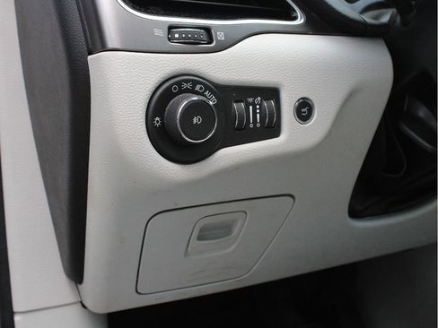 Used 2019 Jeep Cherokee Limited AWD/4WD image 15