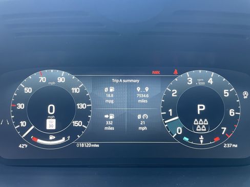 Used 2024 Land Rover Discovery Dynamic SE image 24