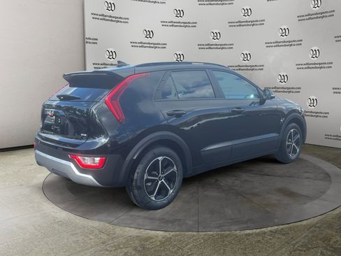 New 2026 Kia Niro EX FWD image 5