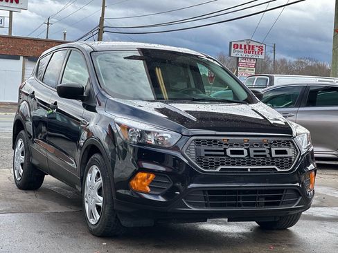 Used 2019 Ford Escape S image 1
