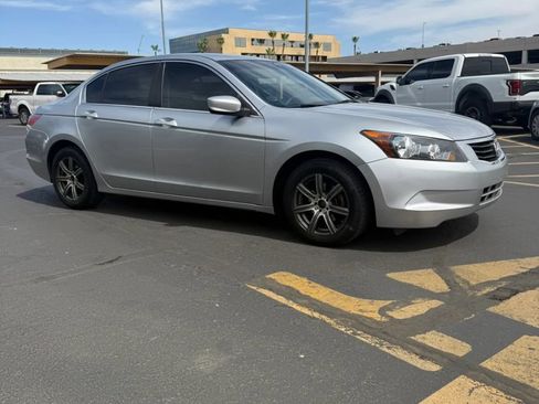 Used 2010 Honda Accord LX image 1