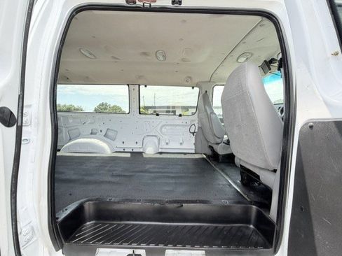 Used 2003 Ford E-350 and Econoline 350 Super Duty RWD image 17