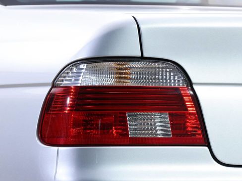 Used 2002 BMW M5 image 43