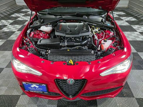 Used 2023 Alfa Romeo Giulia Estrema image 38