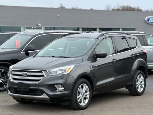 Used 2018 Ford Escape SE w/ SE SYNC Package image 35