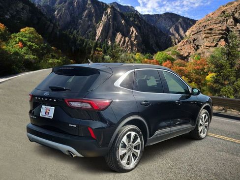 Used 2025 Ford Escape Platinum image 3