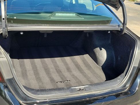 Used 2025 Nissan Altima 2.5 SV FWD image 12