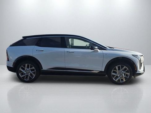 New 2026 Cadillac Optiq Luxury 1 RWD image 4