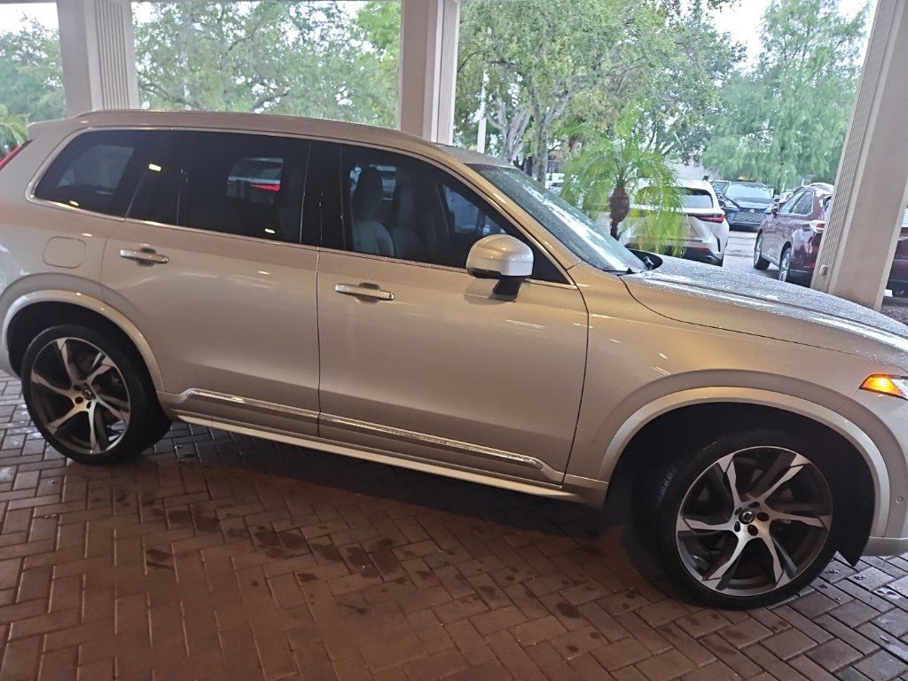 Used 2022 Volvo XC90 T6 Inscription w/ Advanced Package AWD/4WD image 5