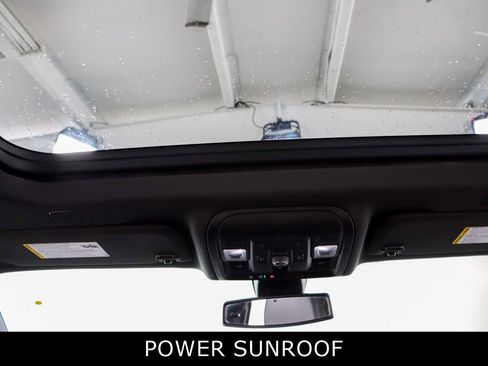 Used 2022 Chevrolet Tahoe Z71 w/ Luxury Package image 22