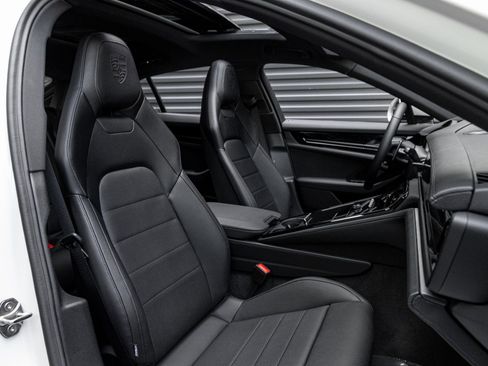 New 2025 Porsche Panamera image 33