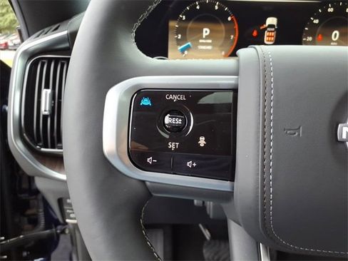 Used 2025 Nissan Armada Platinum Reserve image 10