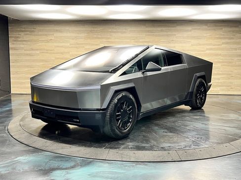 Used 2025 Tesla Cybertruck Cyberbeast AWD/4WD image 5