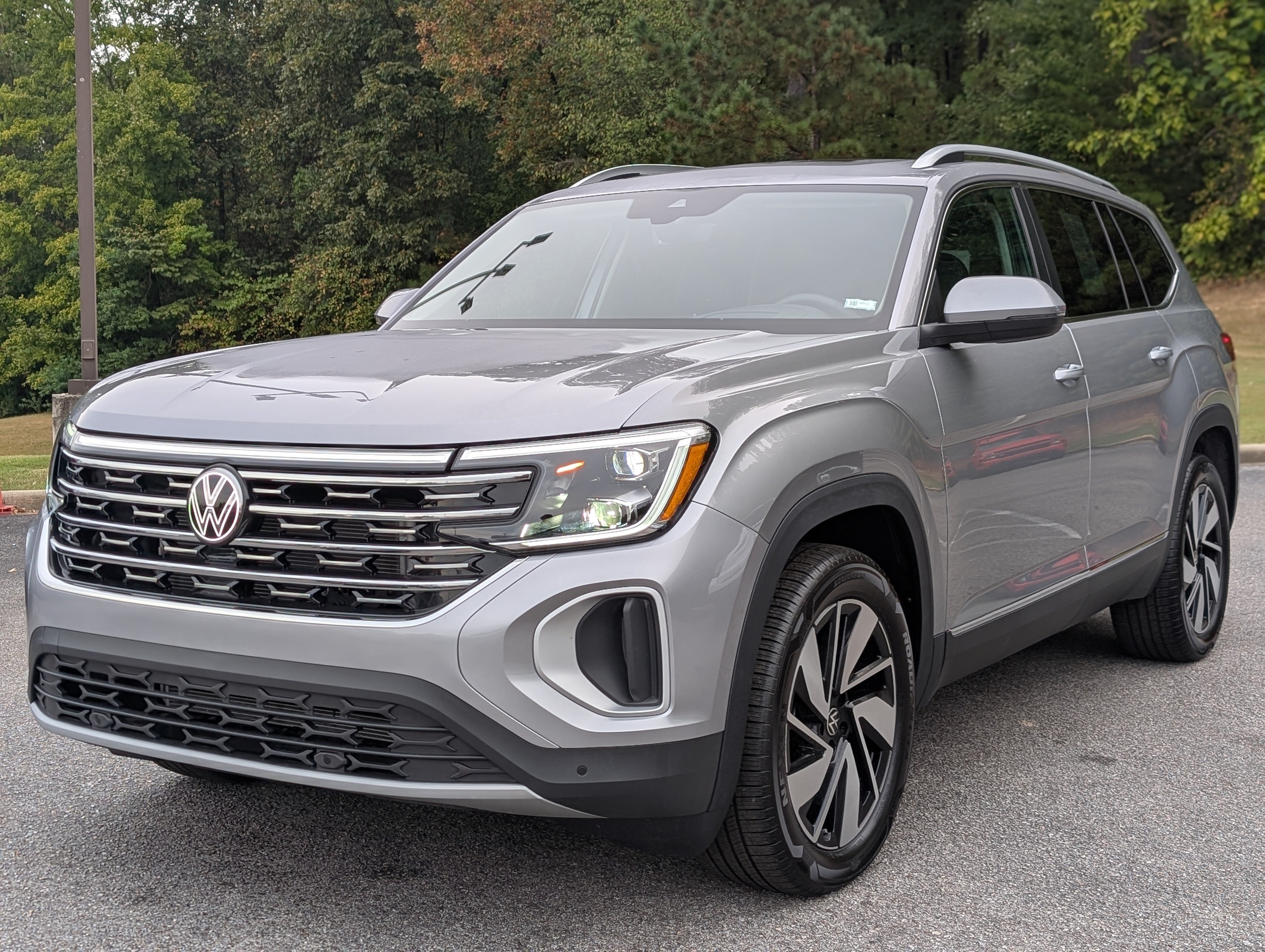 Used 2026 Volkswagen Atlas SEL AWD/4WD image 5