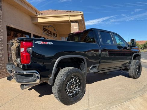 Used 2024 Chevrolet Silverado 2500 LT w/ Convenience Package image 27