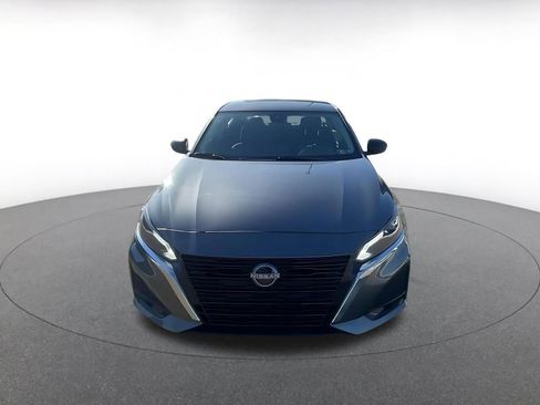 Used 2025 Nissan Altima 2.5 SV FWD image 4