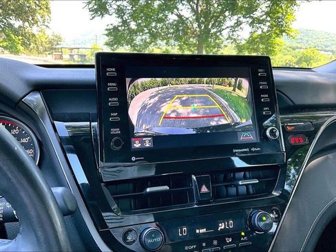 Used 2022 Toyota Camry SE FWD image 14