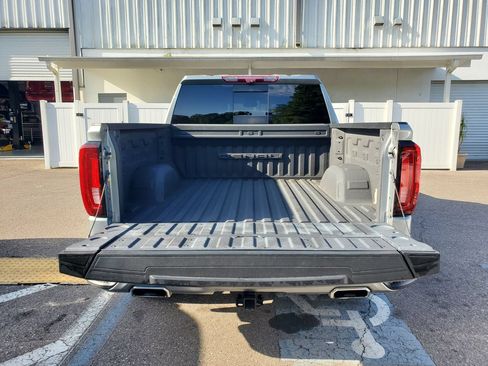 Used 2023 GMC Sierra 1500 Denali w/ Denali Reserve Package AWD/4WD image 9