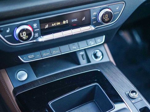 Used 2023 Audi Q5 2.0T Premium Plus w/ Premium Plus Package image 25