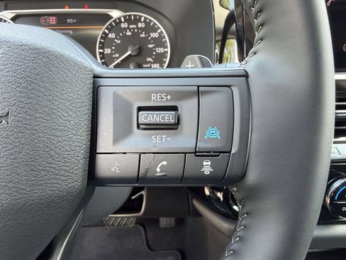 Used 2026 Nissan Pathfinder SV FWD image 18
