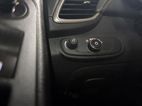 Used 2018 Chevrolet Trax LS FWD image 21