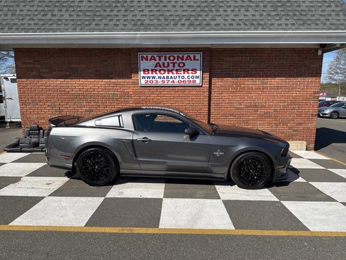 Used 2013 Ford Mustang Shelby GT500 image 2