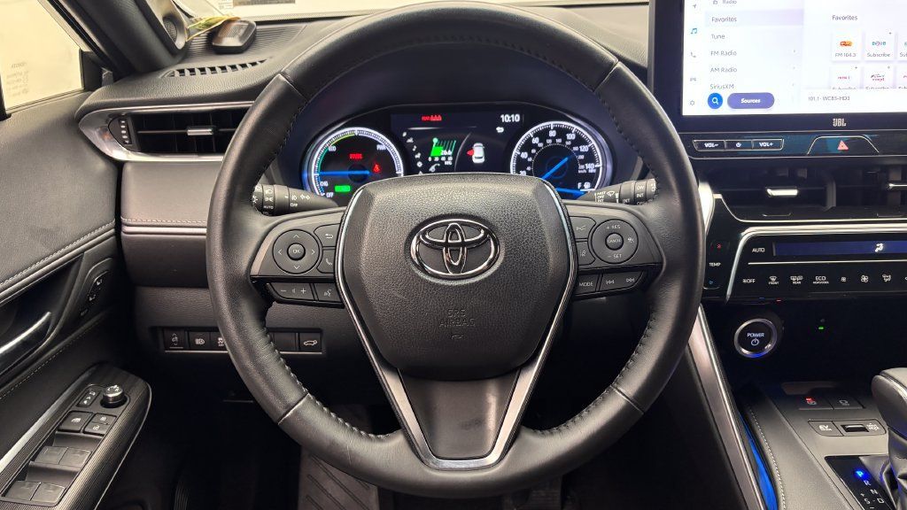 Used 2024 Toyota Venza XLE AWD/4WD image 29