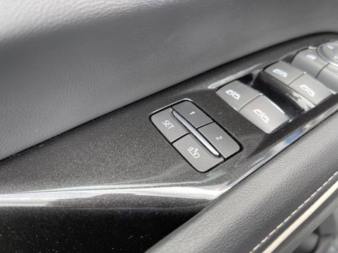 Certified 2024 Cadillac Escalade Premium Luxury w/ Performance Package AWD/4WD image 17