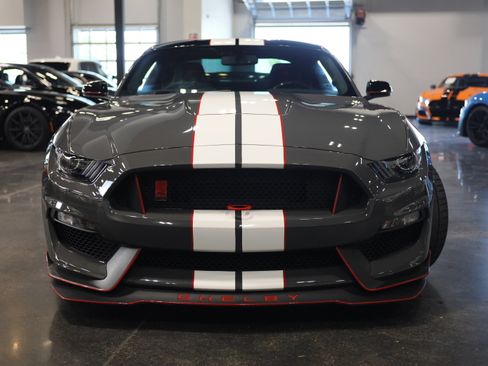 Used 2018 Ford Mustang Shelby GT350R w/ GT350R Equipment Group 920A RWD image 2