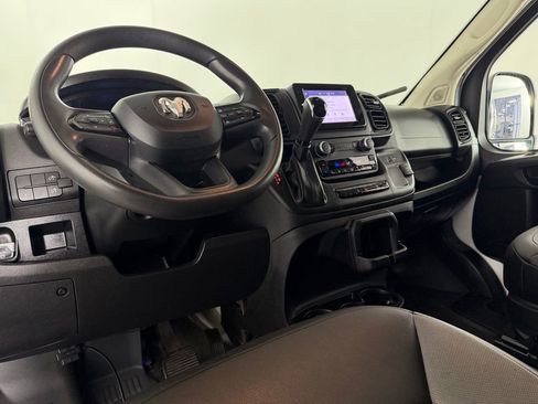 Used 2025 RAM ProMaster 2500 w/ Convenience Group FWD image 12