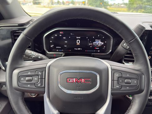 Used 2026 GMC Sierra 1500 SLT AWD/4WD image 23