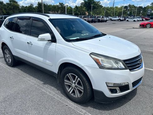 Used 2016 Chevrolet Traverse LT FWD image 3