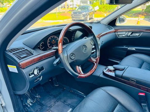 Used 2009 Mercedes-Benz S 550 4MATIC image 17