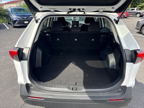 Used 2025 Toyota RAV4 LE AWD/4WD image 23