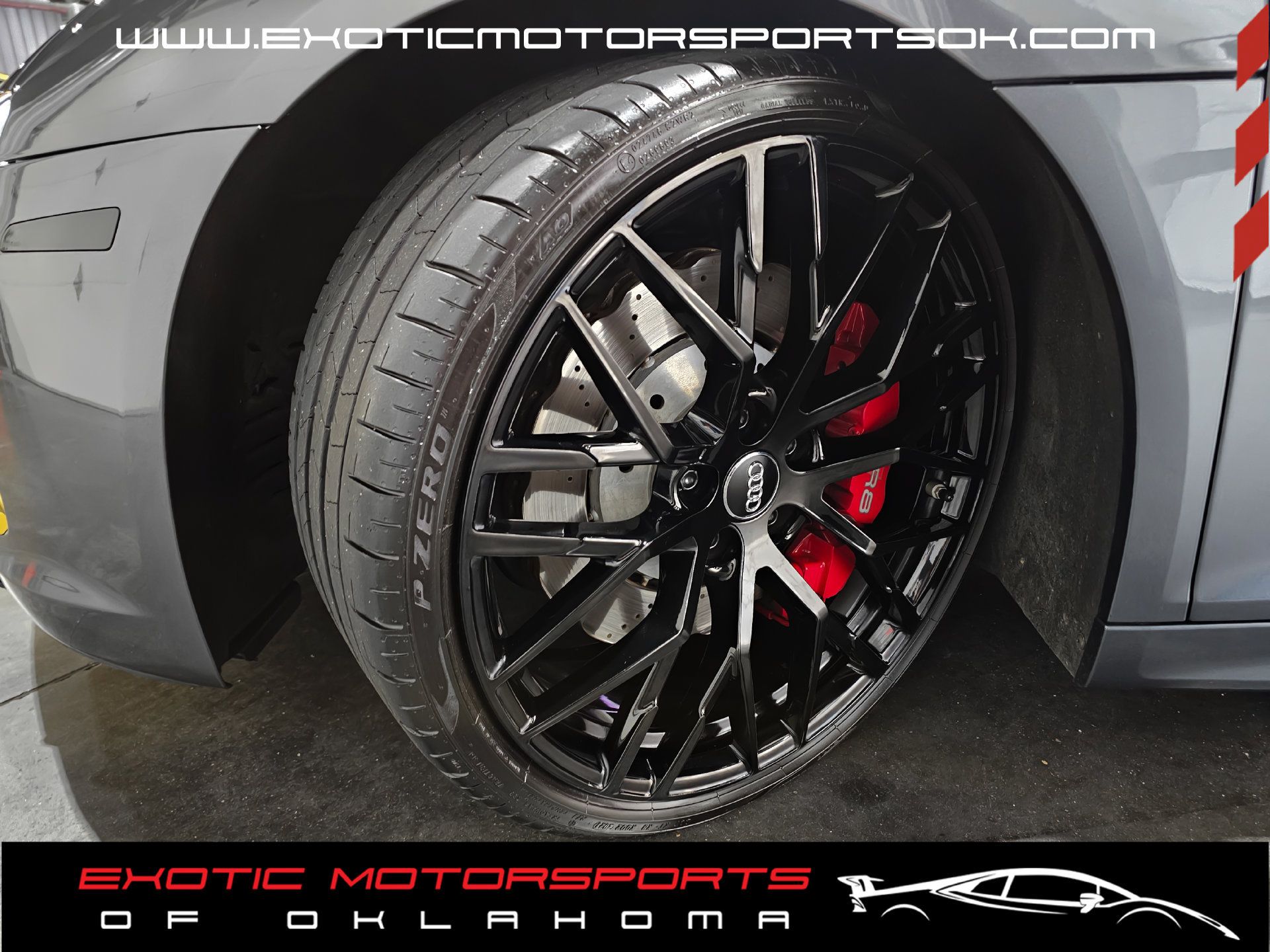Used 2017 Audi R8 V10 w/ Carbon Exterior Package AWD/4WD image 38