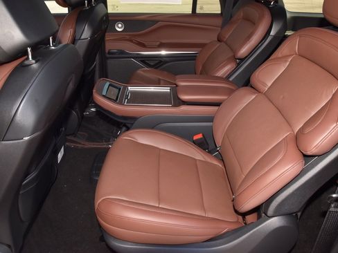 New 2025 Lincoln Navigator L Reserve image 14