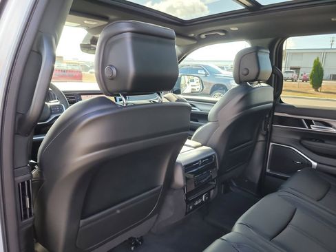 New 2026 Jeep Grand Wagoneer 4WD w/ Premium Group I image 11