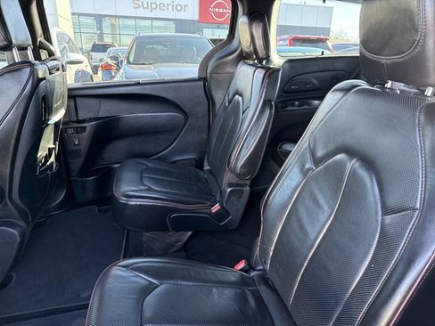 Used 2020 Chrysler Pacifica Limited image 6