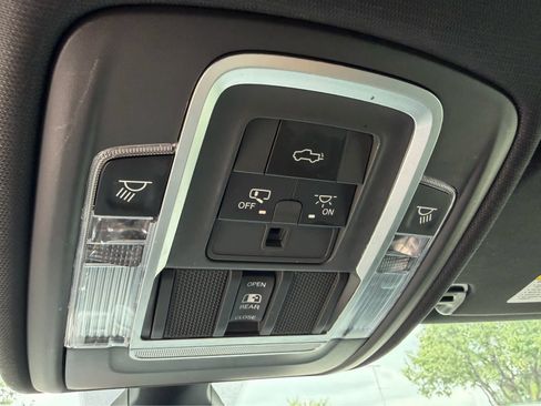 Used 2019 RAM 1500 Laramie w/ Sport Appearance Package AWD/4WD image 27
