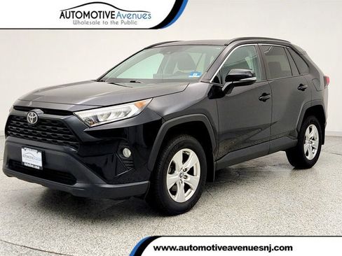 Used 2019 Toyota RAV4 XLE image 1
