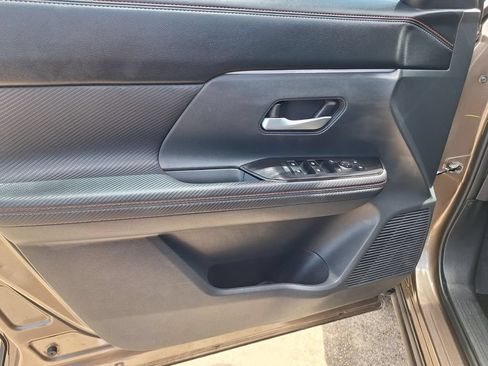 Used 2025 Nissan Kicks SR w/ SR Premium Package FWD image 31