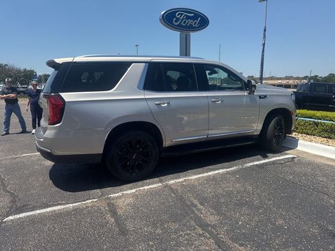 Used 2021 GMC Yukon SLT RWD image 4