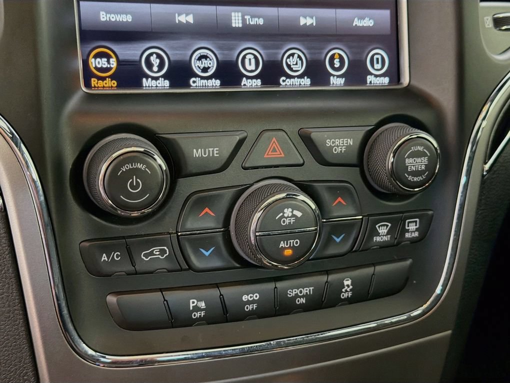 Used 2018 Jeep Grand Cherokee Trailhawk w/ Trailhawk Luxury Group AWD/4WD image 17